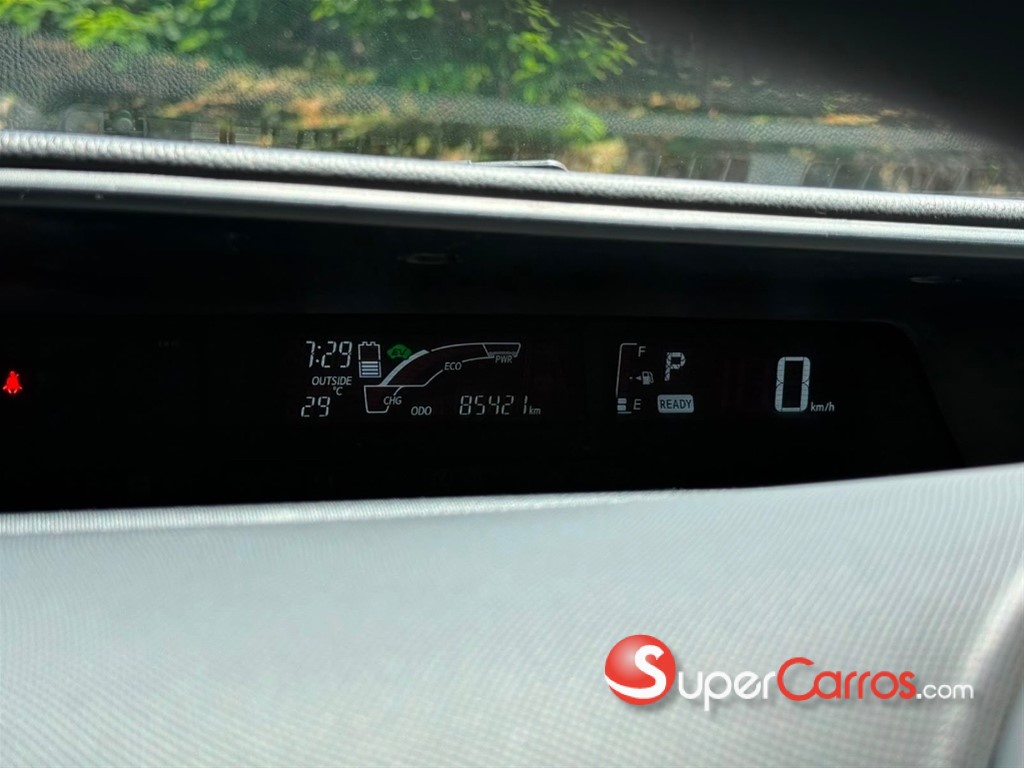 2021 Toyota Aqua Hibrido — foto 4 / 10