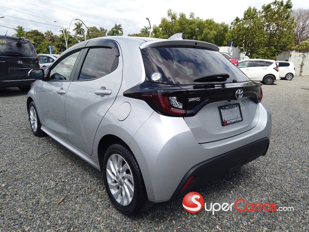 2021 Toyota Yaris — foto 2 / 9