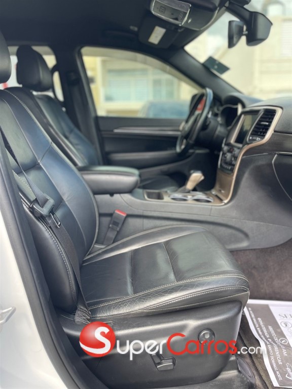 2017 Jeep Cherokee Limited — foto 10 / 12