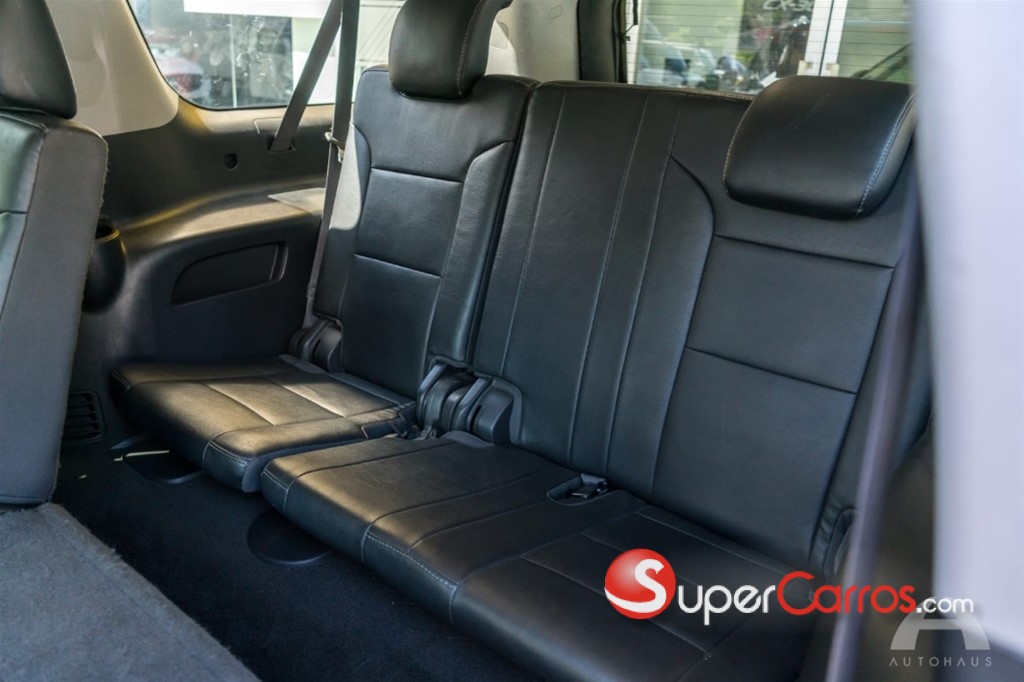 2018 Chevrolet Suburban LS — foto 3 / 9