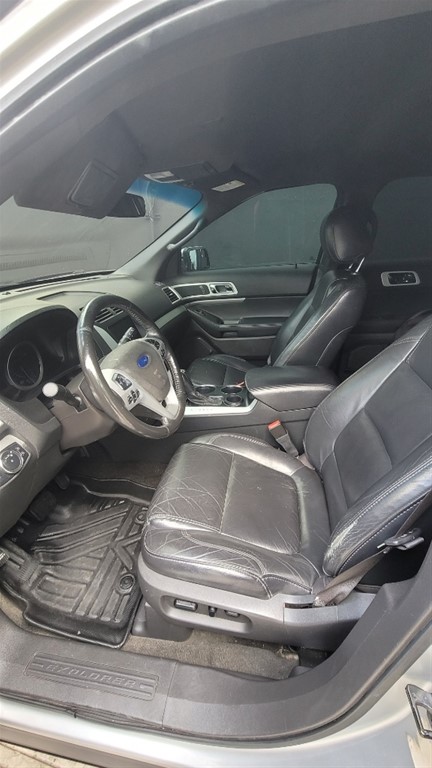 2012 Ford Explorer XLT — foto 9 / 11
