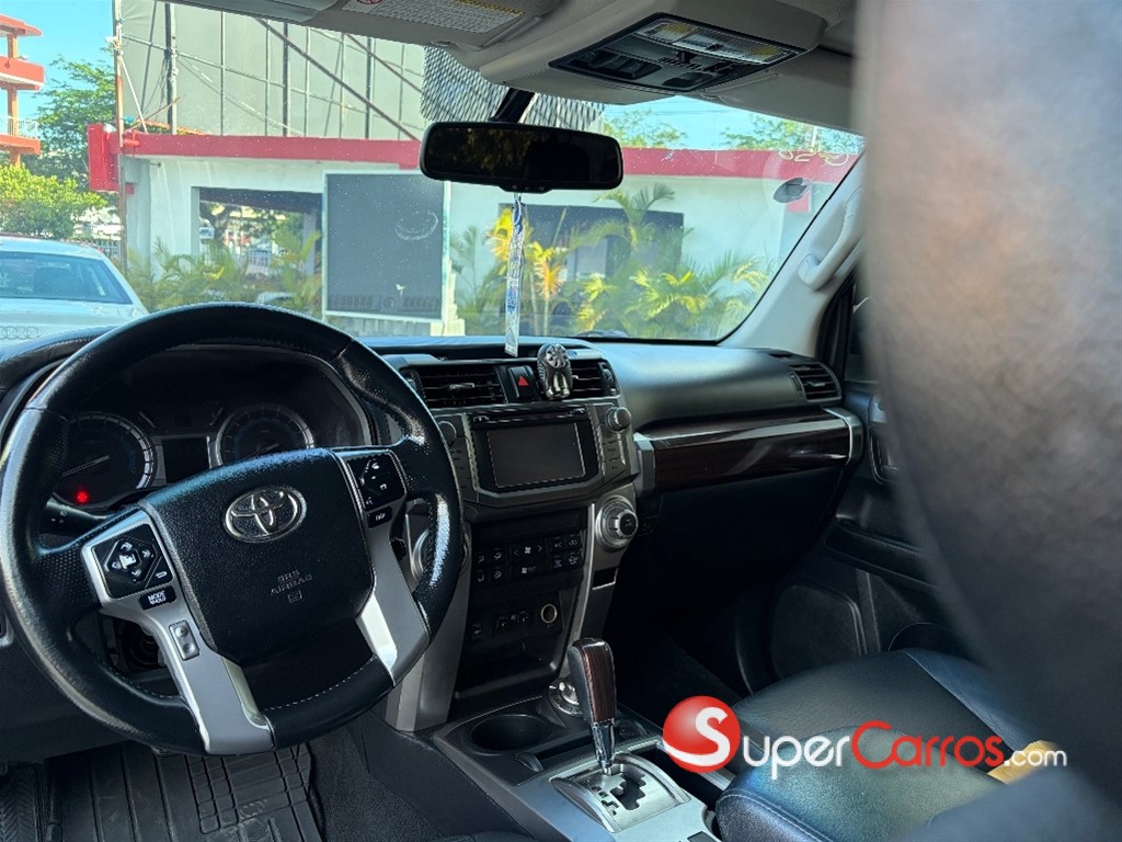 2014 Toyota 4 Runner Limited — foto 8 / 9