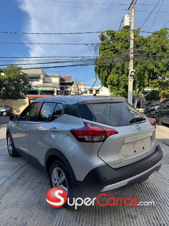 2020 Nissan Kicks — foto 3 / 12