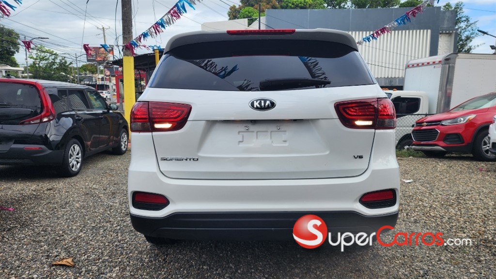 2020 Kia Sorento LX — foto 6 / 12