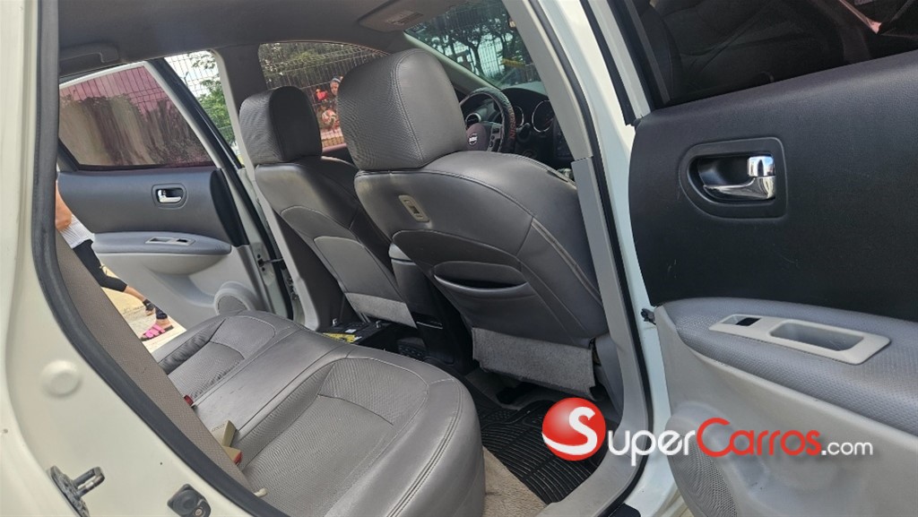 2010 Nissan Rogue — foto 6 / 10