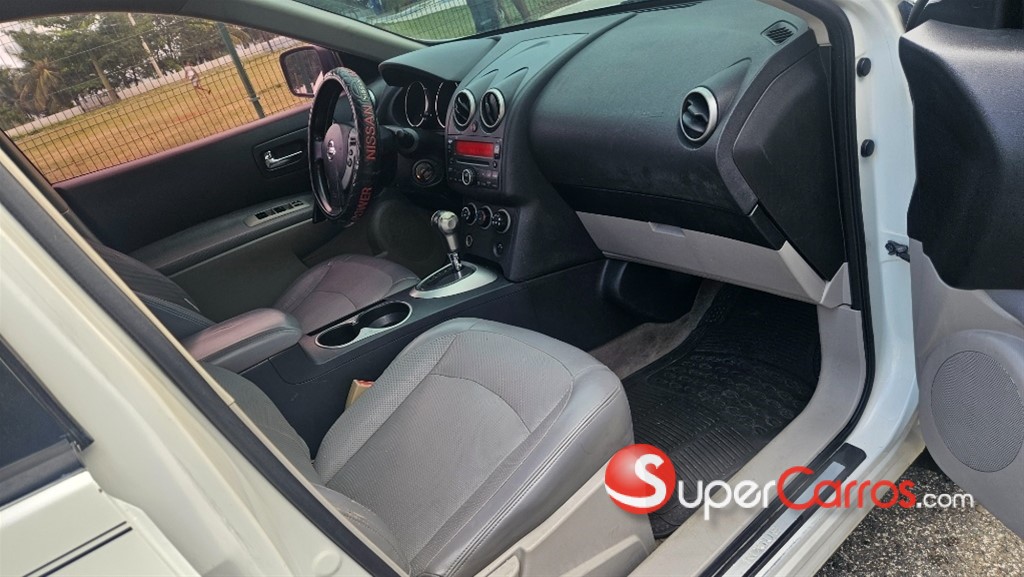 2010 Nissan Rogue — foto 8 / 10