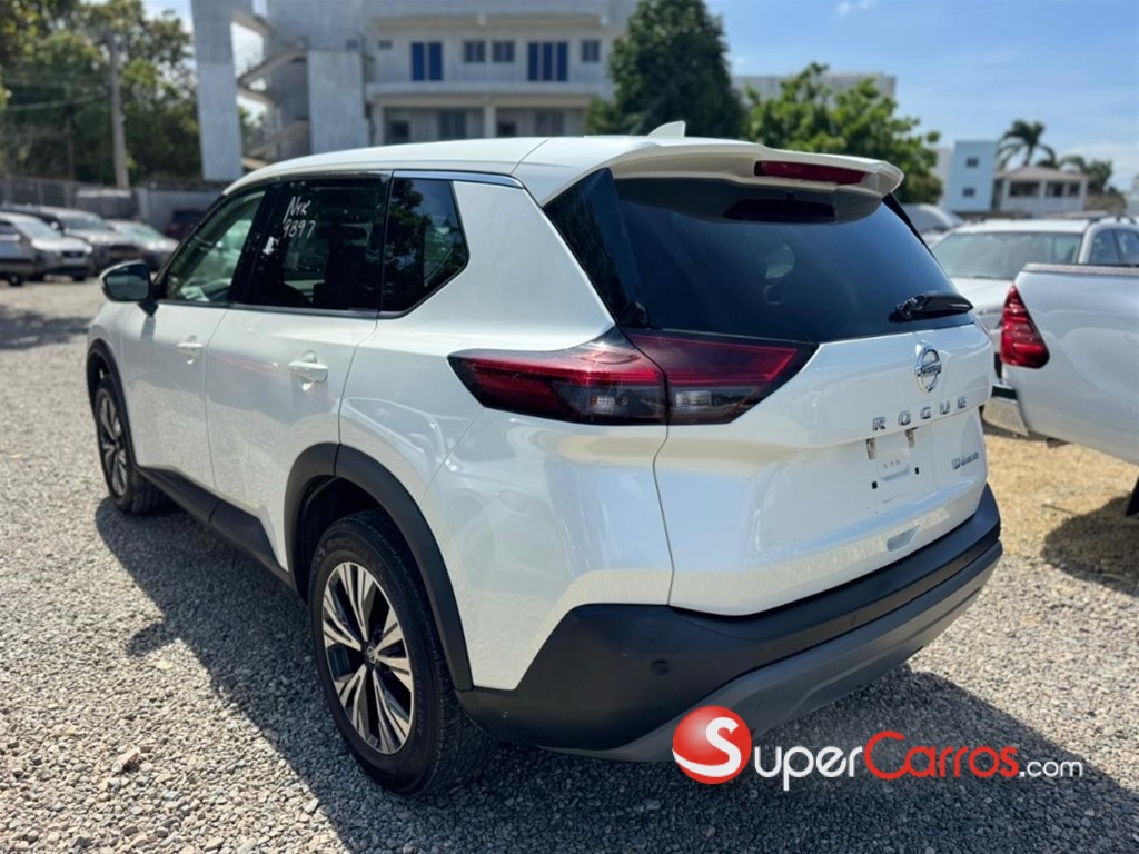 2021 Nissan Rogue SV — foto 6 / 11