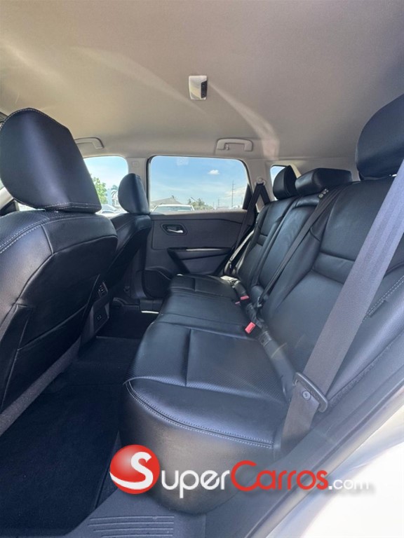 2021 Nissan Rogue SV — foto 10 / 11
