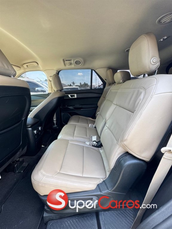 2020 Ford Explorer — foto 8 / 12