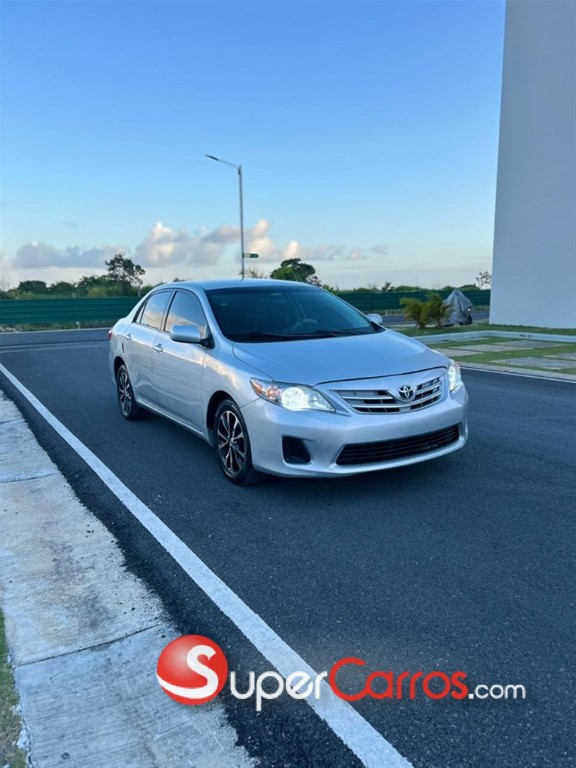 2013 Toyota Corolla LE — foto 2 / 8