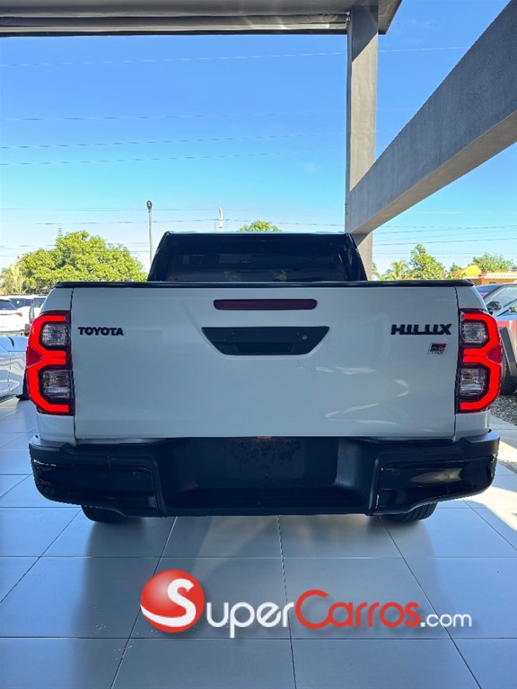 2025 Toyota Hilux GR Sport — foto 3 / 10