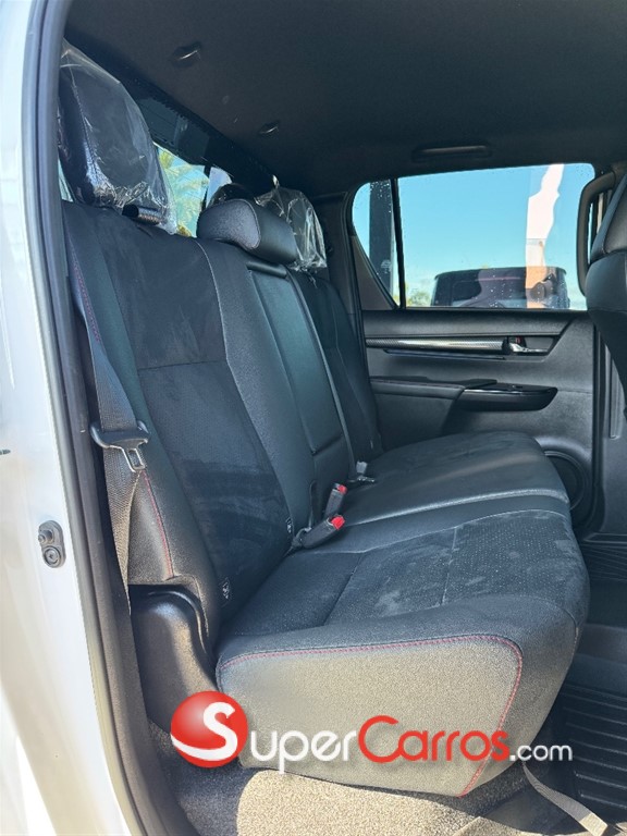 2025 Toyota Hilux GR Sport — foto 7 / 10