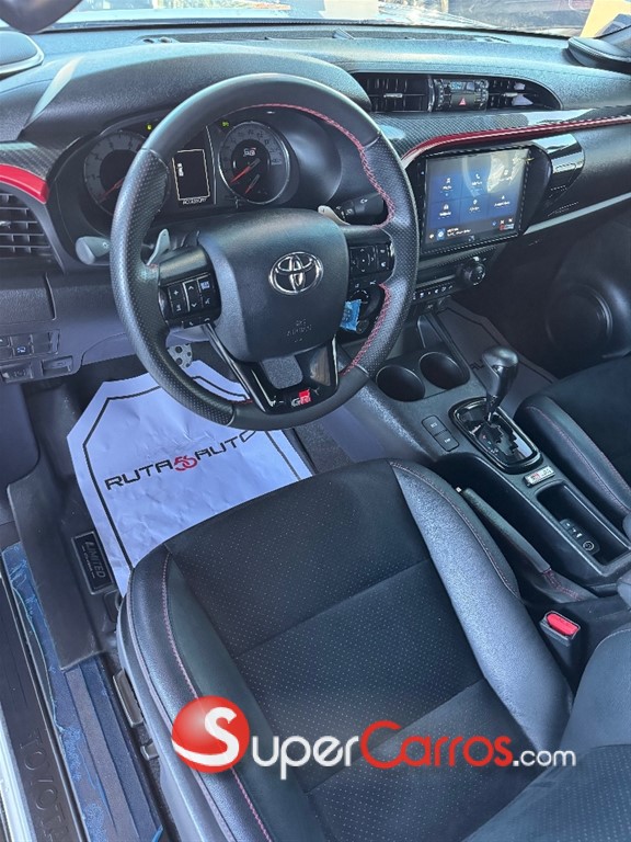 2025 Toyota Hilux GR Sport — foto 10 / 10