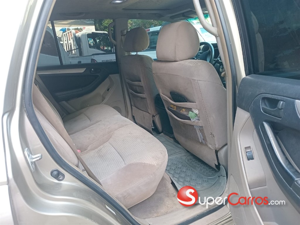 2004 Toyota 4 Runner — foto 8 / 12