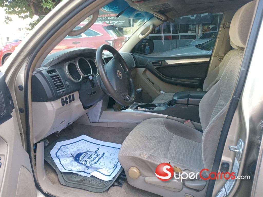 2004 Toyota 4 Runner — foto 11 / 12