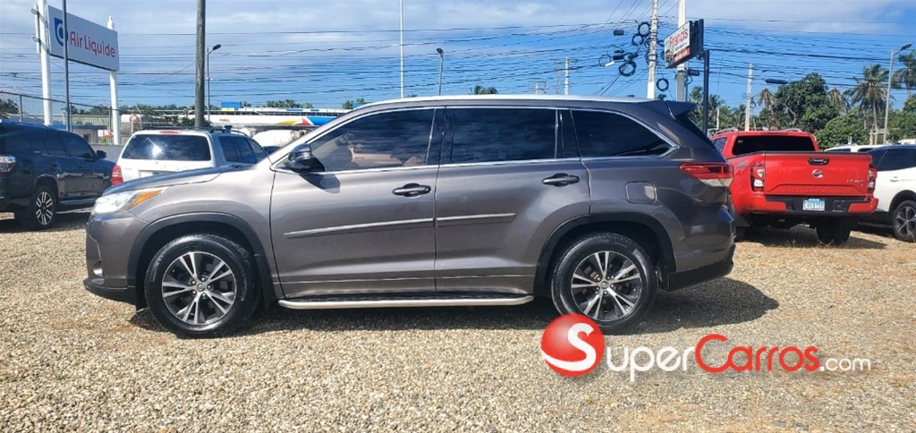 2018 Toyota Highlander LE Plus — foto 6 / 12