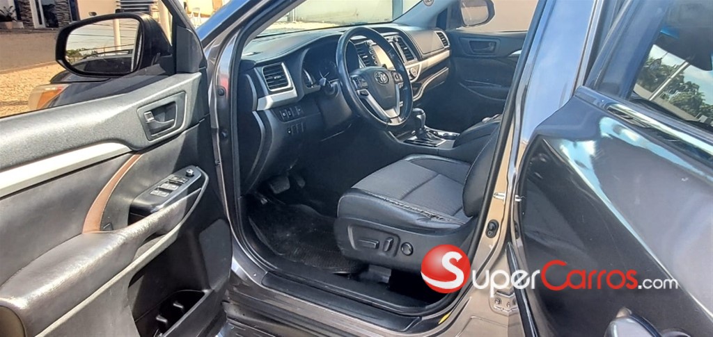 2018 Toyota Highlander LE Plus — foto 11 / 12