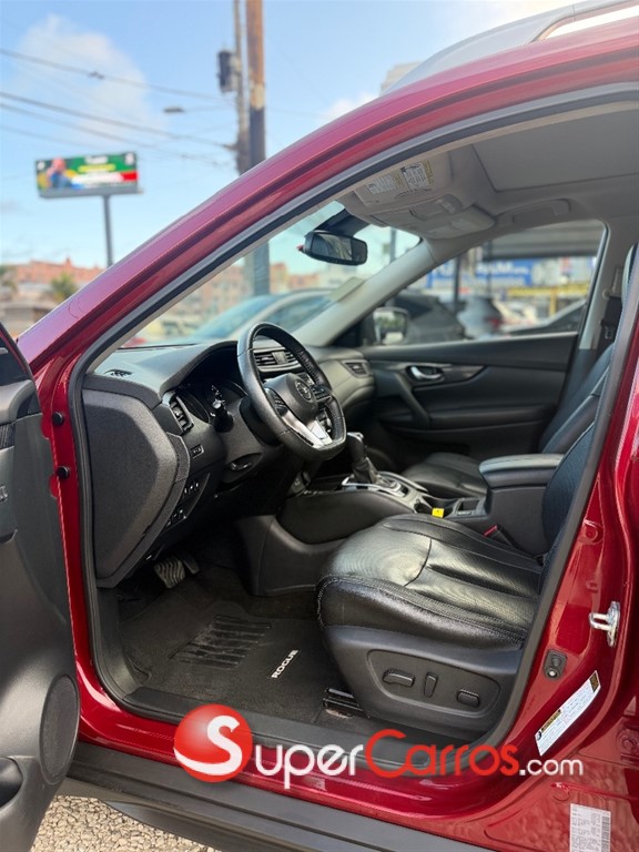 2020 Nissan Rogue SL — foto 5 / 10