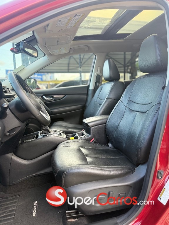 2020 Nissan Rogue SL — foto 8 / 10