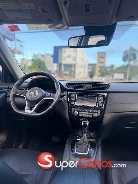2020 Nissan Rogue SL — foto 9 / 10