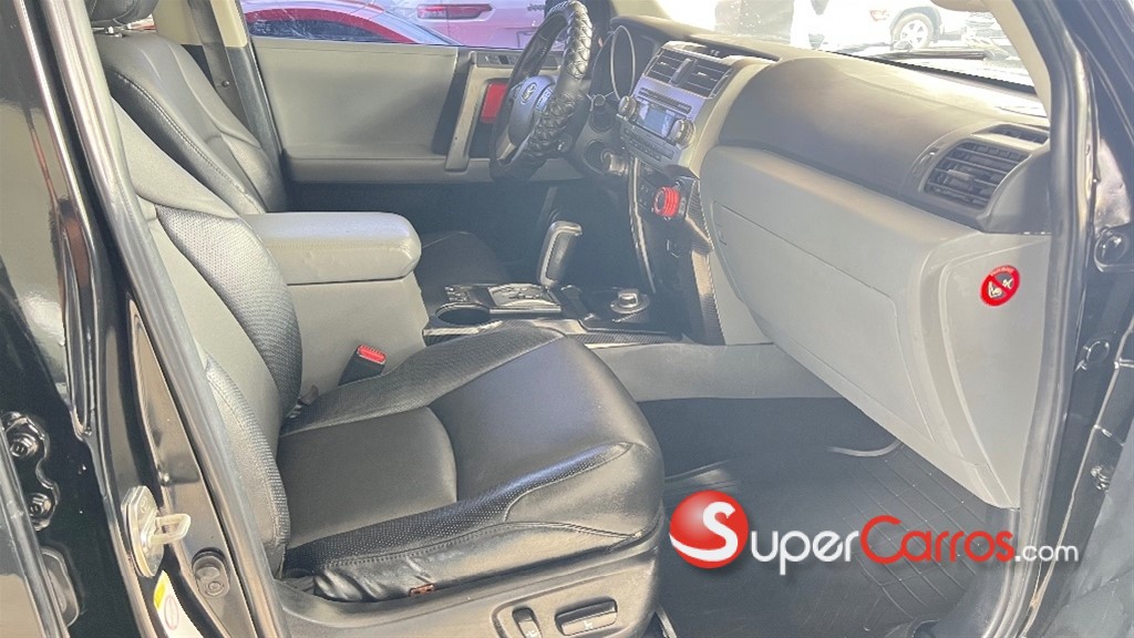 2012 Toyota 4 Runner — foto 8 / 10
