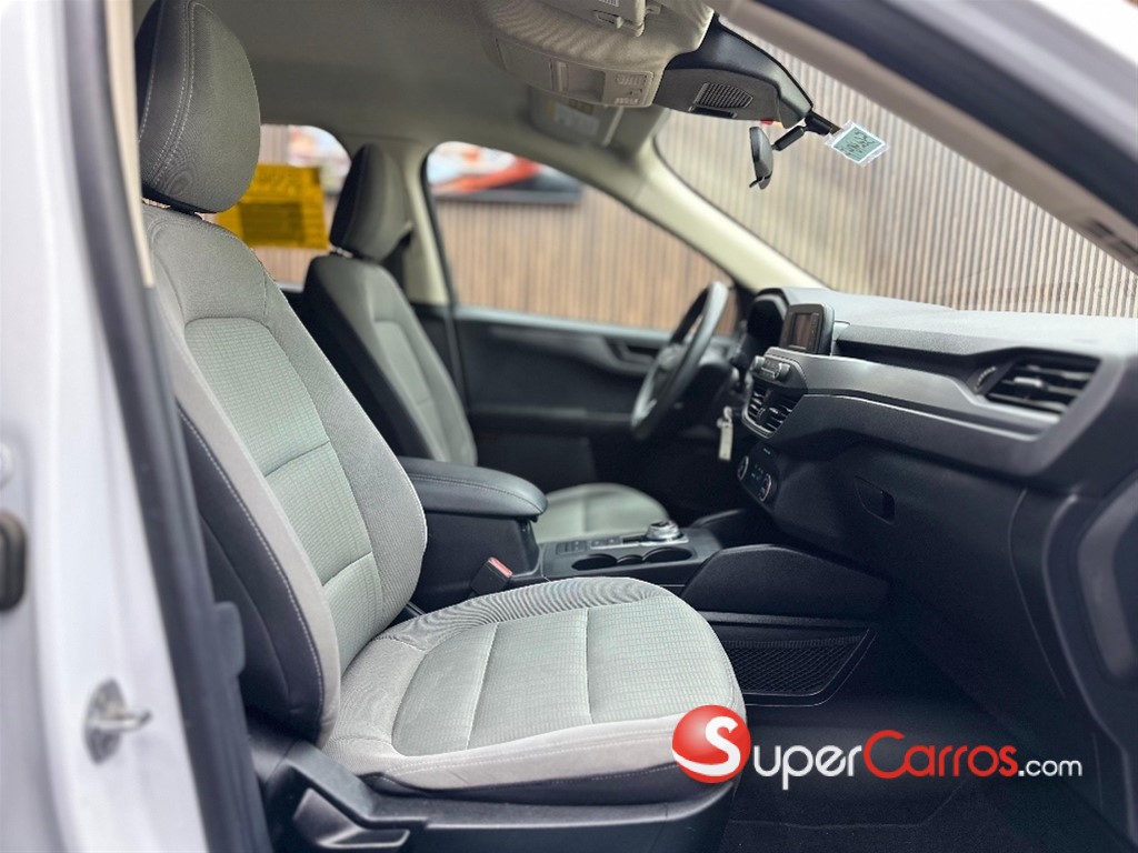 2020 Ford Escape — foto 8 / 10