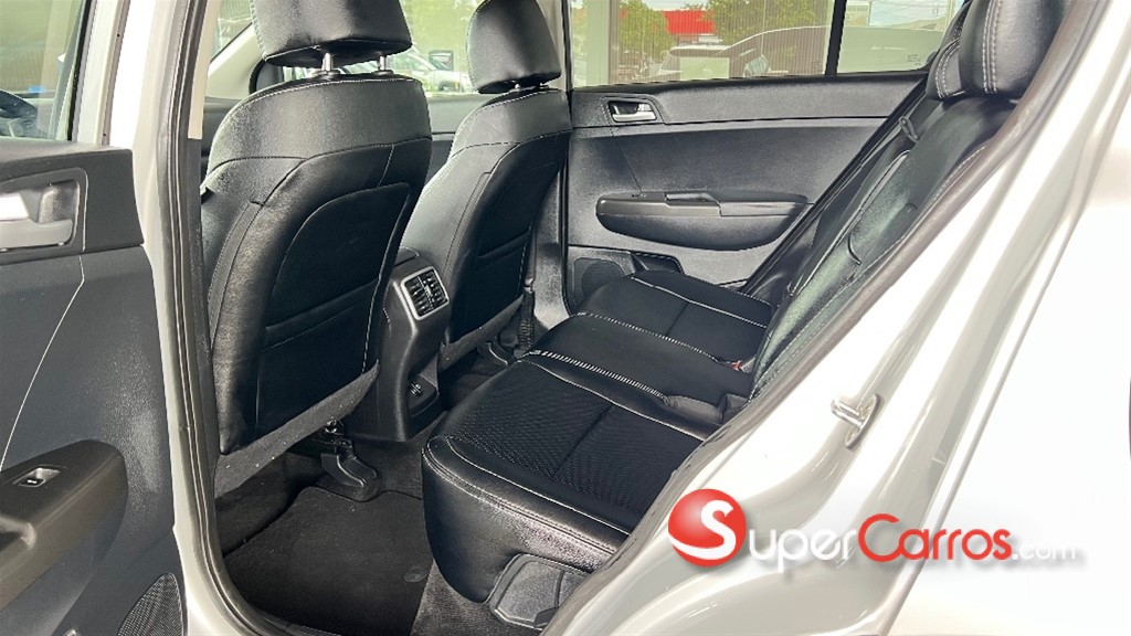 2021 Kia Sportage LX — foto 7 / 9