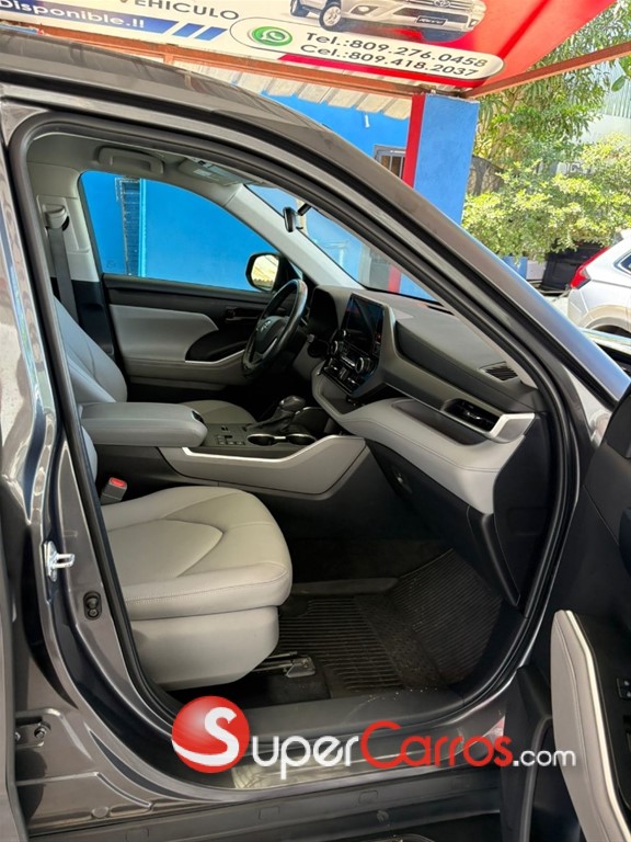 2023 Toyota Highlander Hybrid LE — foto 8 / 12