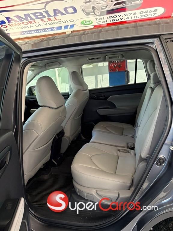 2023 Toyota Highlander Hybrid LE — foto 11 / 12