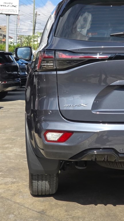 2027 Isuzu Mux — foto 7 / 12