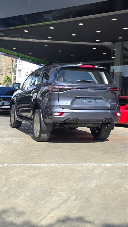 2027 Isuzu Mux — foto 8 / 12
