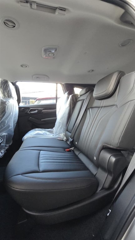 2027 Isuzu Mux — foto 9 / 12