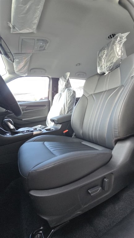 2027 Isuzu Mux — foto 10 / 12