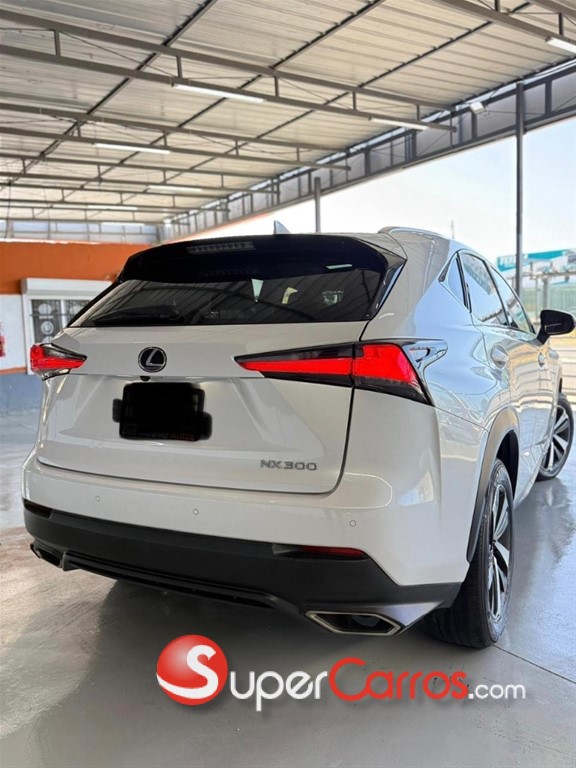 2018 Lexus NX 300 — foto 3 / 8