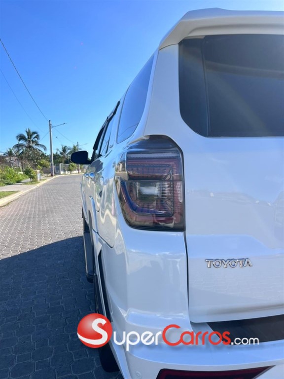 2018 Toyota 4 Runner Limited — foto 12 / 12