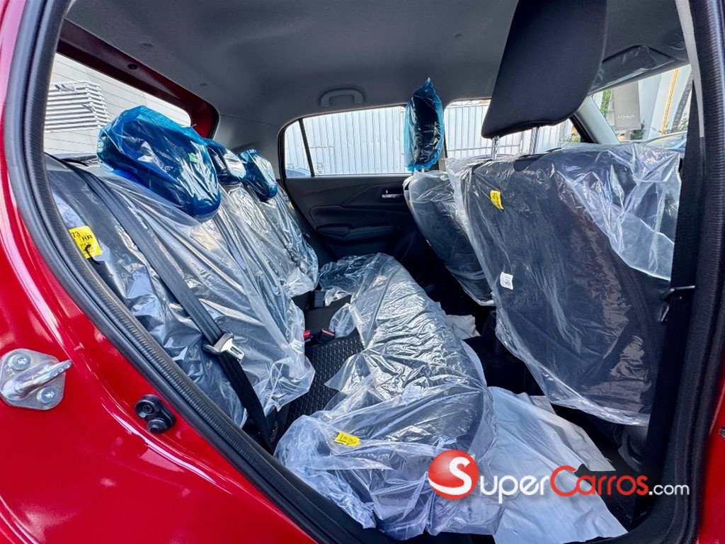 2026 Suzuki Swift GLX — foto 9 / 12