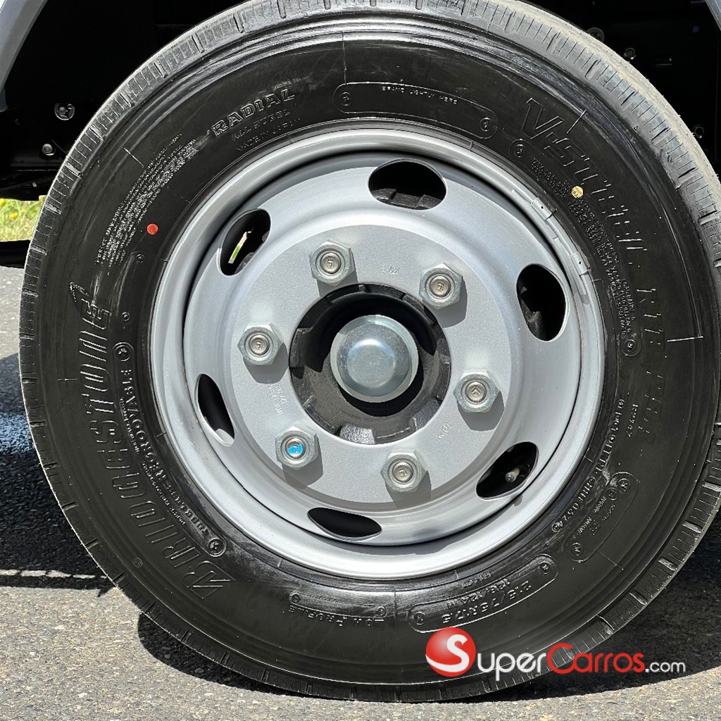 2027 Isuzu NPR 14 pies — foto 7 / 10