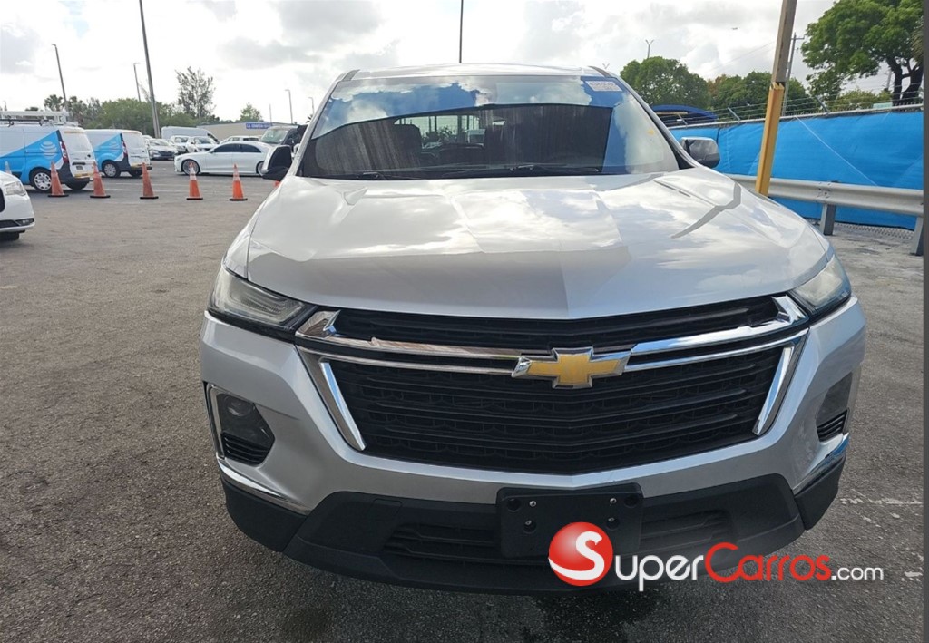 2022 Chevrolet Traverse LS — foto 2 / 11