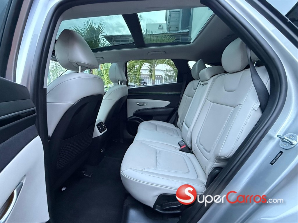 2024 Hyundai Tucson LIMITED — foto 8 / 12
