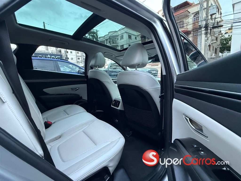 2024 Hyundai Tucson LIMITED — foto 9 / 12