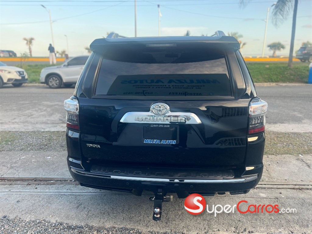 2015 Toyota 4 Runner Limited Nightshade — foto 4 / 11
