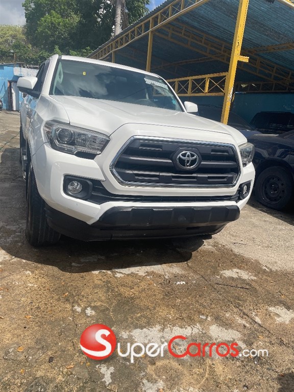2016 Toyota Tacoma — foto 2 / 7