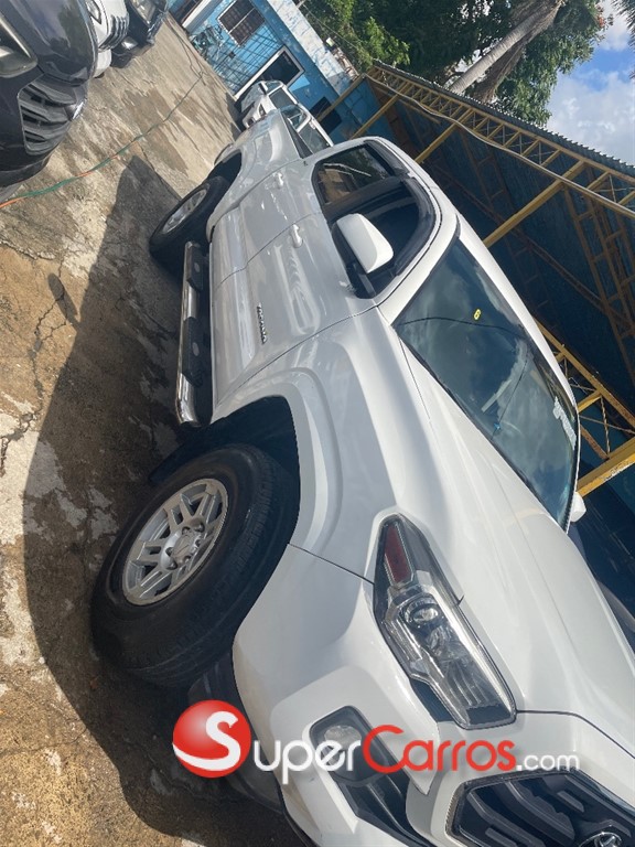 2016 Toyota Tacoma — foto 3 / 7