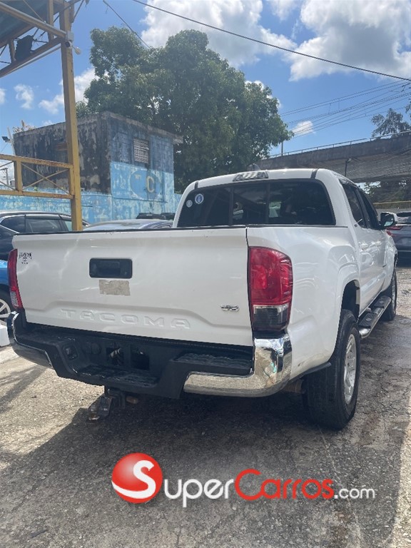 2016 Toyota Tacoma — foto 4 / 7