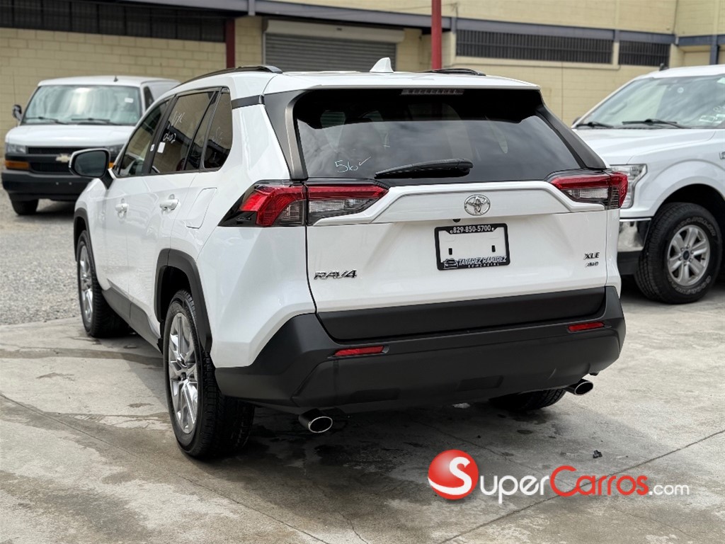 2020 Toyota RAV4 XLE Premium — foto 6 / 10