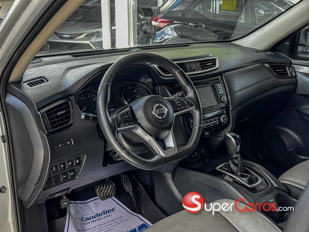2020 Nissan Rogue SV — foto 4 / 11