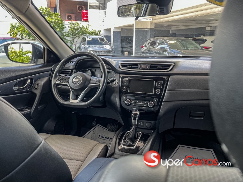 2020 Nissan Rogue SV — foto 5 / 11