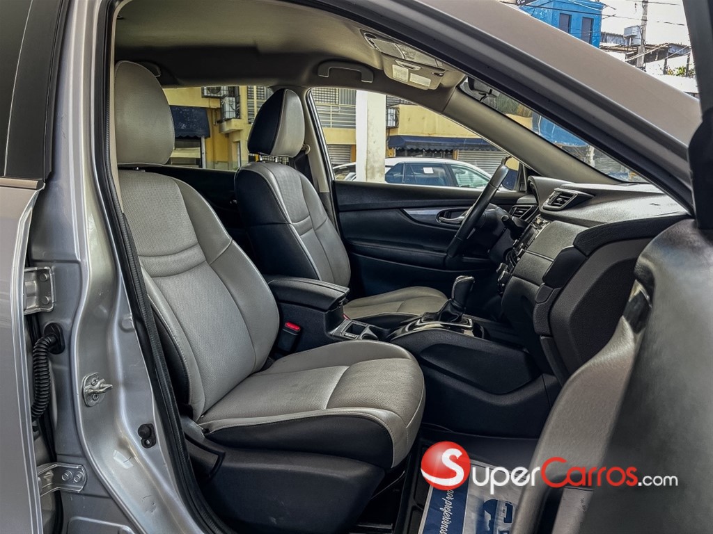 2020 Nissan Rogue SV — foto 6 / 11