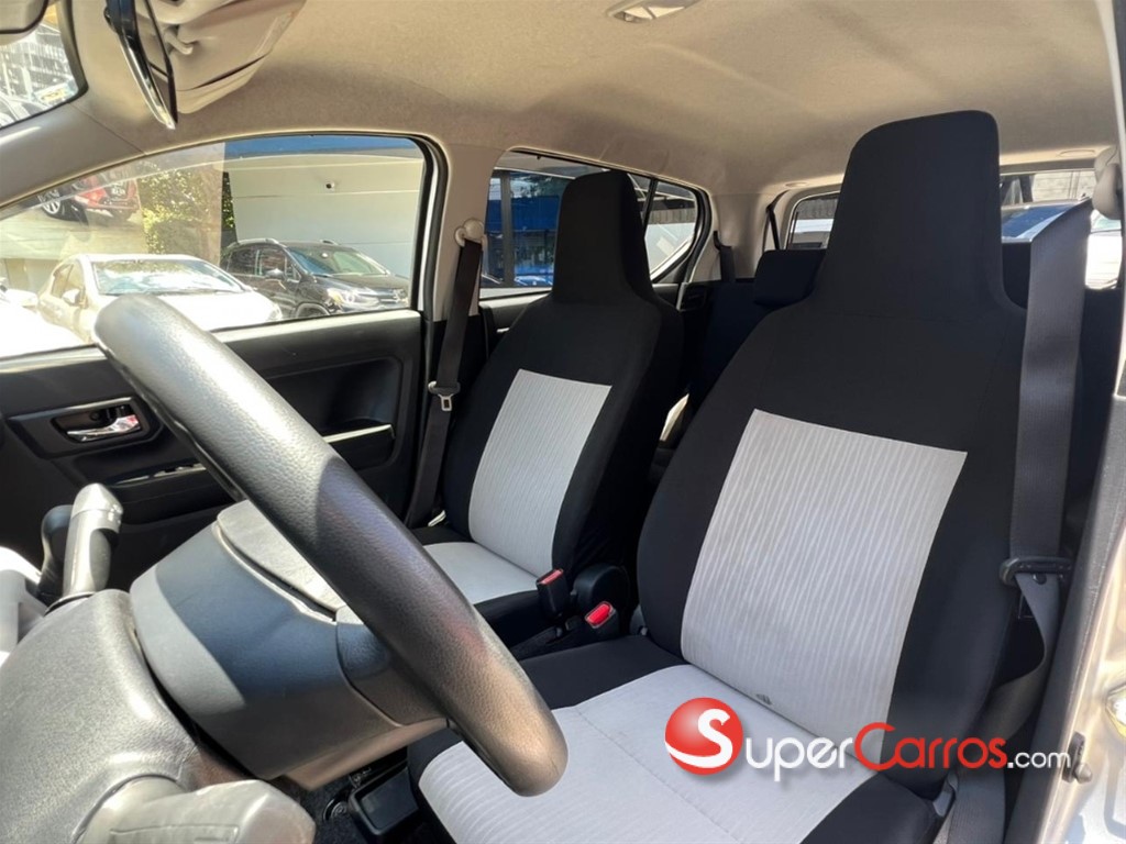 2020 Daihatsu Mira — foto 2 / 12
