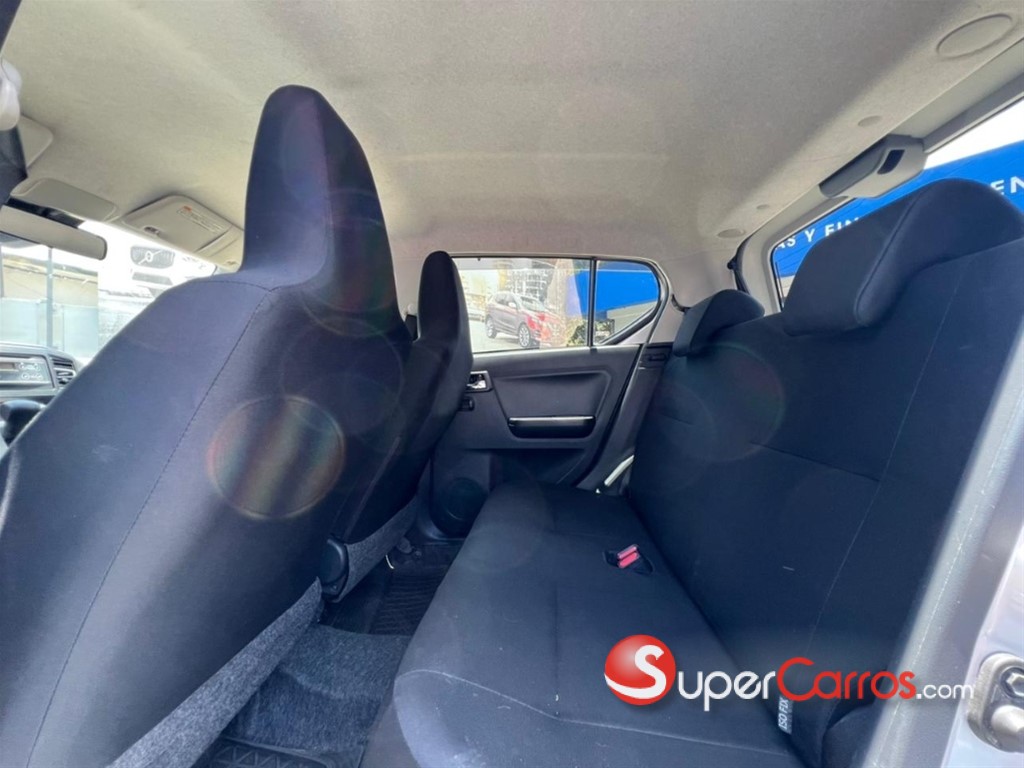 2020 Daihatsu Mira — foto 4 / 12